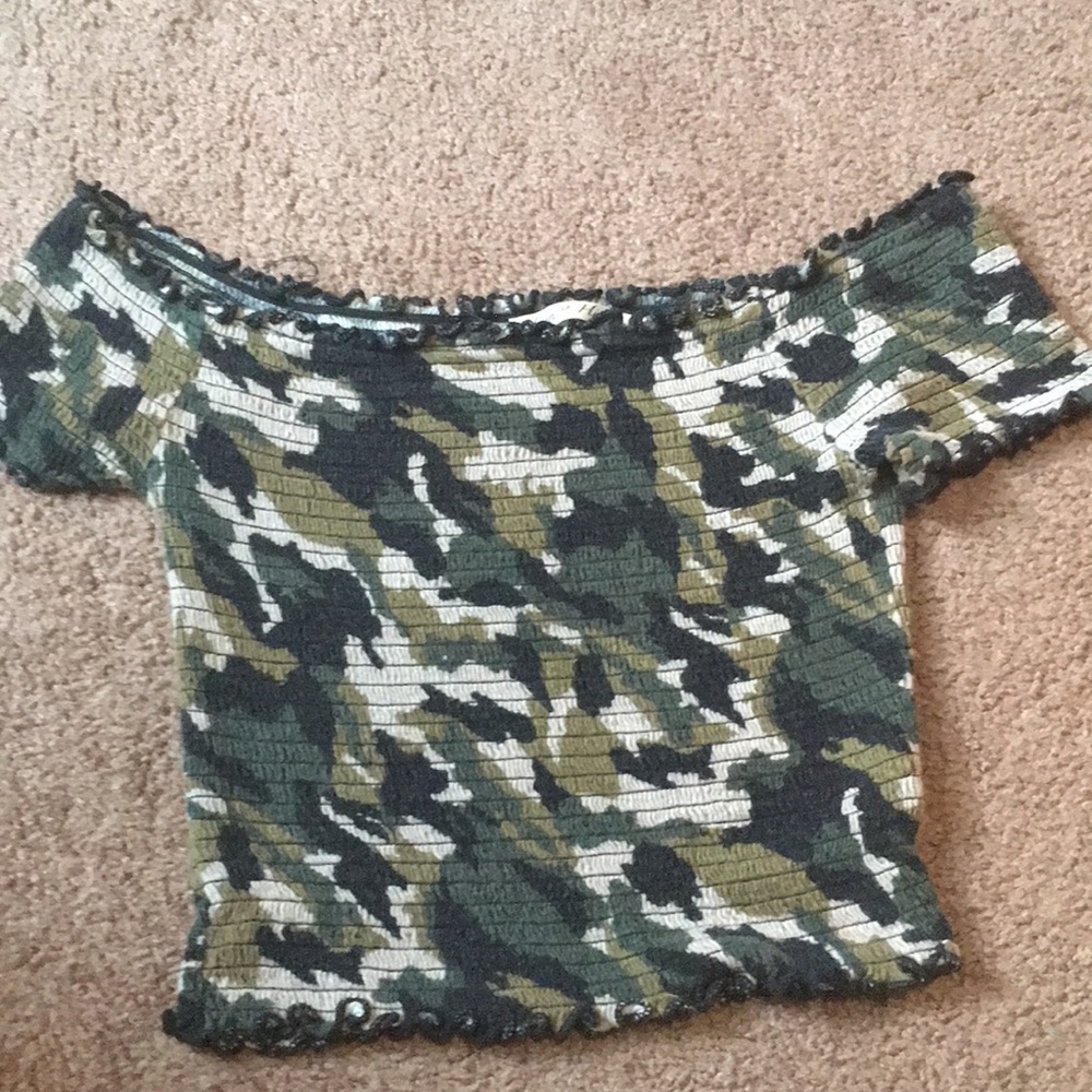 Camouflage crop top. Comes up below belly button